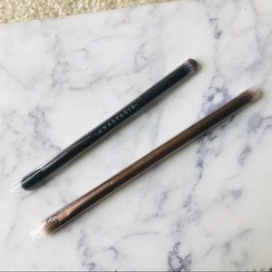 Anastasia Beverly Hills & Naked Heat eye brush